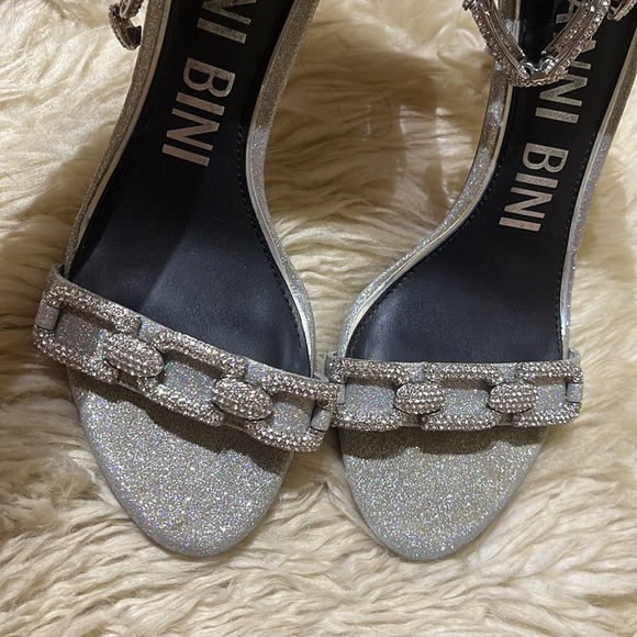 Gianni Bini Silver glitter Heels 8.5 - Picture 2 of 12